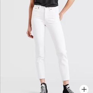 Levi’s wedgie straight white jeans